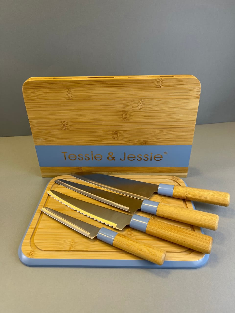 Tessie & Jessie طقم بلانشة تقطيع 6 قطع